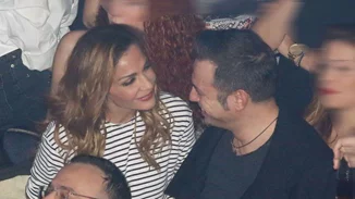 Δέσποινα Βανδή - Ντέμης Νικολαΐδης: Καυτά φιλιά σε νυχτερινή τους έξοδο