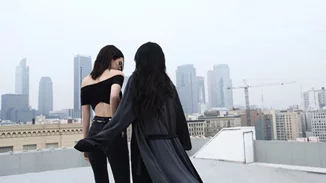 Kendall & Kylie: Βρες τη νέα συλλογή από παπούτσια και τσάντες στα καταστήματα Καλογήρου