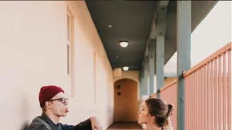 Ανάλυσέ το: Πώς να διαχειριστείς τις ανασφάλειες του συντρόφου σου