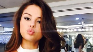 H Selena Gomez είναι η απόδειξη πως το μακιγιάζ κάνει... θαύματα!