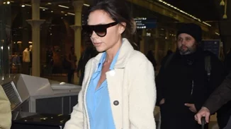 H Victoria Beckham σού μαθαίνει πώς να συνδυάζεις τα χρώματα