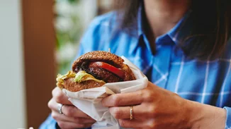 Πώς τα επεξεργασμένα τρόφιμα καταστρέφουν τον οργανισμό σου