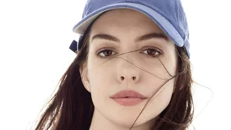 Anne Hathaway: Εντυπωσιακή στη νέα φωτογράφισή της!