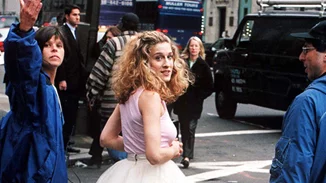 Μπορείς να αποκτήσεις το αγαπημένο κομμάτι της Carrie Bradshaw με μια επίσκεψη στα Zara!