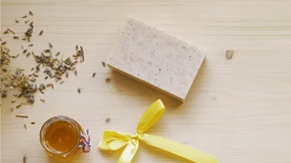 DIY: 5 διαφορετικές ιδέες για πανεύκολα scrubs χειλιών