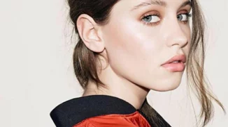 Iris Law | Η κόρη του Jude Law ξύρισε τα μαλλιά της