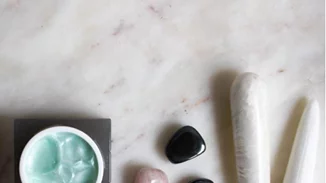 Είναι οι πολύτιμοι λίθοι το μυστικό για καλύτερο δέρμα;