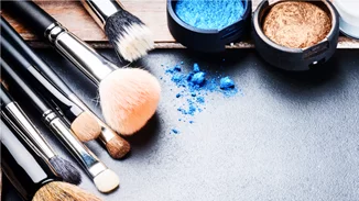 Να πώς θα καθαρίσεις σωστά τα πινέλα σου!