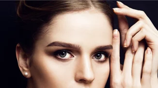 Πιο έντονα και πιο εκφραστικά φρύδια με τον καλύτερο σύμμαχο!