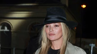 Η Kate Moss σού δείχνει πώς να φορέσεις το trench coat