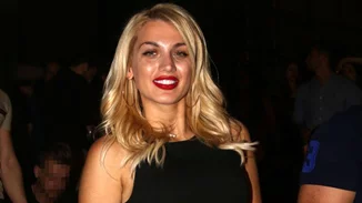 Κωνσταντίνα Σπυροπούλου: Η σέξι εμφάνισή της στα μπουζούκια