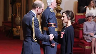 Victoria Beckham: Βασιλική τιμή για τη σχεδιάστρια!