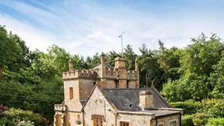 Το πιο μικρό κάστρο της Αγγλίας είναι διαθέσιμο προς πώληση!