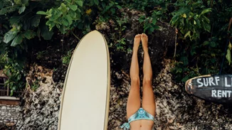 Ήξερες πόσο καλό σου κάνουν τα handstands;