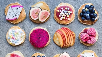 Υγιεινά πάνκεικς με βρόμη και μπανάνα σε 4 εύκολες συνταγές χωρίς αλεύρι