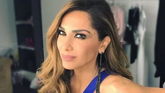 Δέσποινα Βανδή: Φτιάχνει πασχαλινό τσουρέκι!