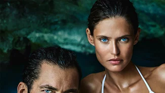 Ο David Gandy επιστρέφει εκεί που τον άφησες, με μαγιό μέσα στη θάλασσα!