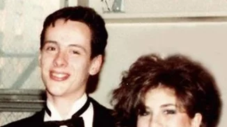 Οι πιο ντροπιαστικές φωτογραφίες των celebrities από τον χορό αποφοίτησης τους