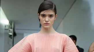 Άνοιξη/Καλοκαίρι 2017: Η μεγαλύτερη τάση της σεζόν και πώς θα τη φορέσεις