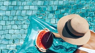 H beauty editor έβαλε ήδη αυτά τα 3 προϊόντα στην wishlist του καλοκαιριού!