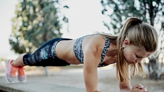 Βίντεo 3': Το πρόγραμμα με παραλλαγές της άσκησης σανίδα για γράμμωση στο σώμα