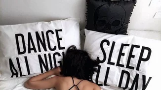 10 φυσικοί τρόποι να σε πάρει (επιτέλους) ο ύπνος!