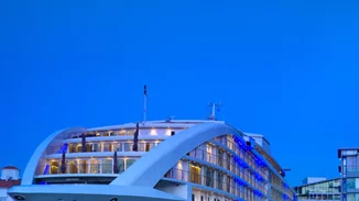 Τα πιο εντυπωσιακά πλωτά ξενοδοχεία του πλανήτη