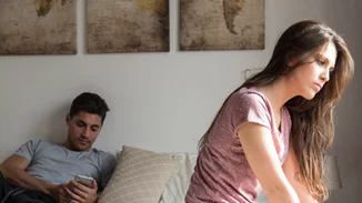 Τι μετράει τελικά ως απιστία σε μια σχέση;