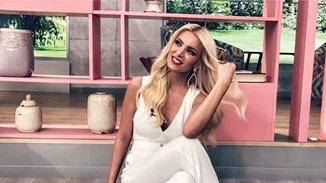 Βρήκαμε τι φόρεσε η Κατερίνα Καινούργιου στην εκπομπή της Ελένης Μενεγάκη