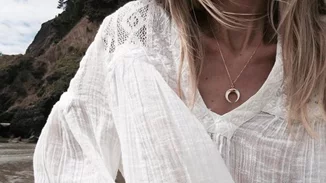 Πώς συνδέεται η αντηλιακή προστασία και οι λεκέδες στα ρούχα; Μάθε πώς να το αποφύγεις τώρα!