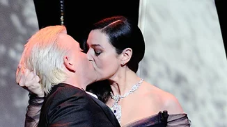 Monica Bellucci: Το παθιασμένο φιλί στο Φεστιβάλ των Καννών