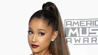 H Ariana Grande έχει πλέον γκρι μαλλιά!