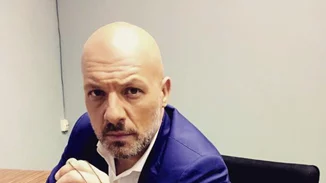 Νίκος Μουτσινάς | Ανέβηκε στη σκηνή με τον Σάκη Ρουβά και χόρεψε Ελένη Φουρέιρα