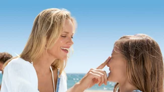 Επιτέλους, τώρα μπορείς να απαλλαγείς από τους αντιαισθητικούς λεκέδες που αφήνει στα ρούχα το αντηλιακό σου