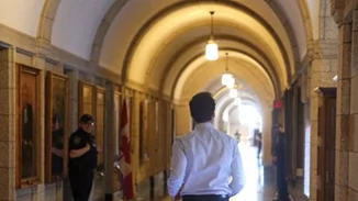 Justin Trudeau: Μαζί με τον γιο του στο πρωθυπουργικό Μέγαρο!