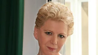 Το μυστικό της μπλε πολυκατοικίας: Η Έλενα Ακρίτα παρουσιάζει το νέο της βιβλίο στον Ιανό