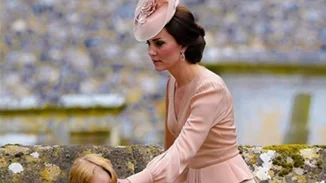 Kate Middleton: «Σπάει» ξανά το πρωτόκολλο και ακολουθεί τα βήματα της Νταϊάνα