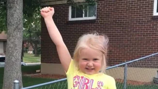 Αυτή είναι η πιτσιρίκα «Survivor» που τρέλανε τα social media