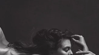 Ashley Graham: Φωτογραφίζεται γυμνή και μιλάει για την "ασήμαντη" κυτταρίτιδα της