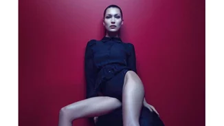Bella Hadid: Εκρηκτική στη νέα καμπάνια του Giuseppe Zanotti