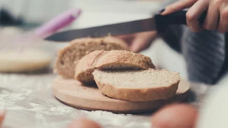 Παξιμάδι, φρυγανιές ή ψωμί; Τι να προτιμήσω αν θέλω να χάσω βάρος;