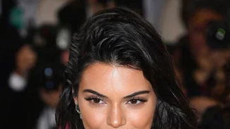 Kendall Jenner: Φοράει το τέλειο look για τον άστατο καιρό