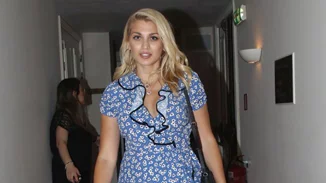 Κωνσταντίνα Σπυροπούλου: Εντυπωσιακή εμφάνιση στο Δημοτικό θέατρο Πειραιά