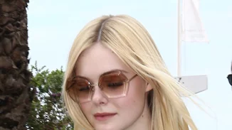 Αυτός είναι ο πιο κομψός συνδυασμός με τζιν παντελόνι που είδαμε τελευταία