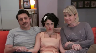 «Μην αρχίζεις τη μουρμούρα»: Η  Μαρίνα πείθει τον Ηλία να γραφτεί κολυμβητήριο...