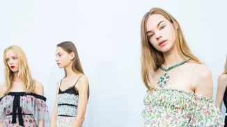 Τι να βάλω σε γάμο το καλοκαίρι; 10 outfits με φόρεμα που ΠΡΕΠΕΙ να δεις!