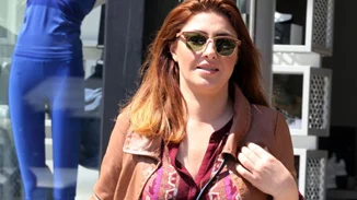 Έλενα Παπαρίζου: Αποκαλύπτει ποιο είναι το αγαπημένο της χρώμα με μια εντυπωσιακή φωτογραφία