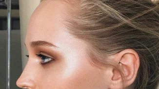 Θες να μάθεις πώς φτιάχνεται ένα highlighter; Ένα βίντεο που θα χαζεύεις για ώρες