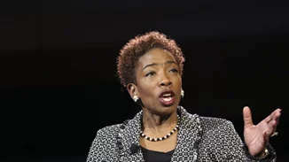 Η πολυβραβευμένη ομιλήτρια από τη Morgan Stanley και τη Wall Street, στο stage της Linkage Greece στην Αθήνα!