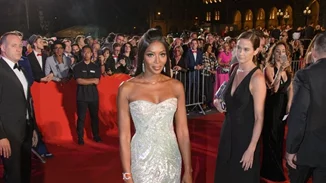 Life Ball: Η Naomi Campbell στο πιο εκκεντρικό red carpet που έχεις δει